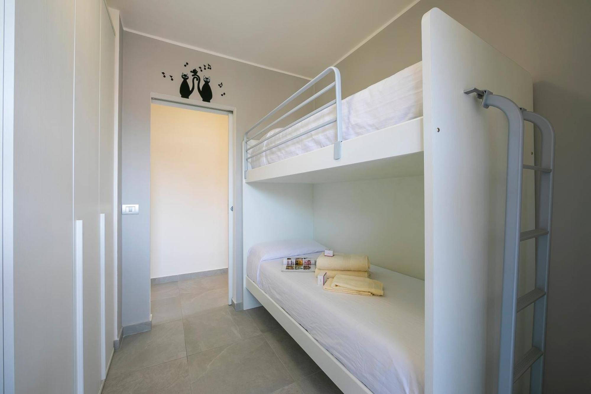 Casa Del Faro - Happy Rentals Пескьера-дель-Гарда Экстерьер фото