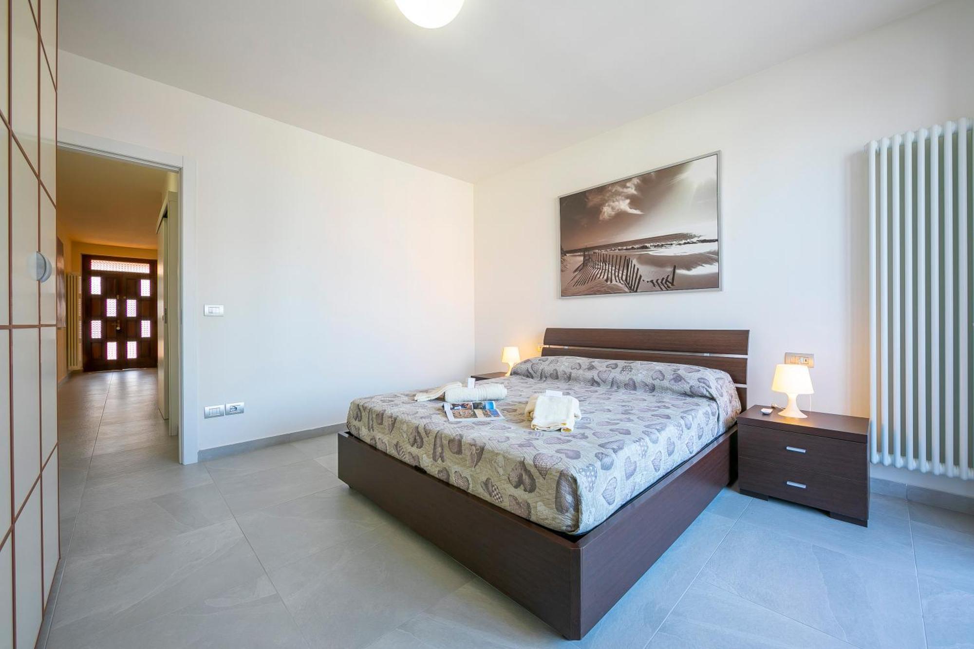 Casa Del Faro - Happy Rentals Пескьера-дель-Гарда Экстерьер фото