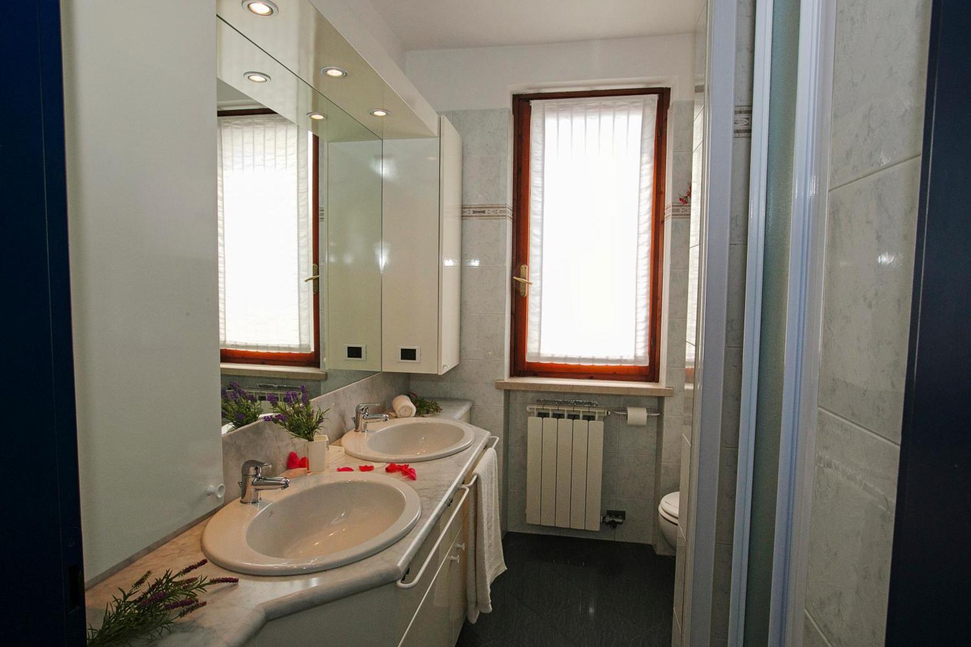 Casa Del Faro - Happy Rentals Пескьера-дель-Гарда Экстерьер фото